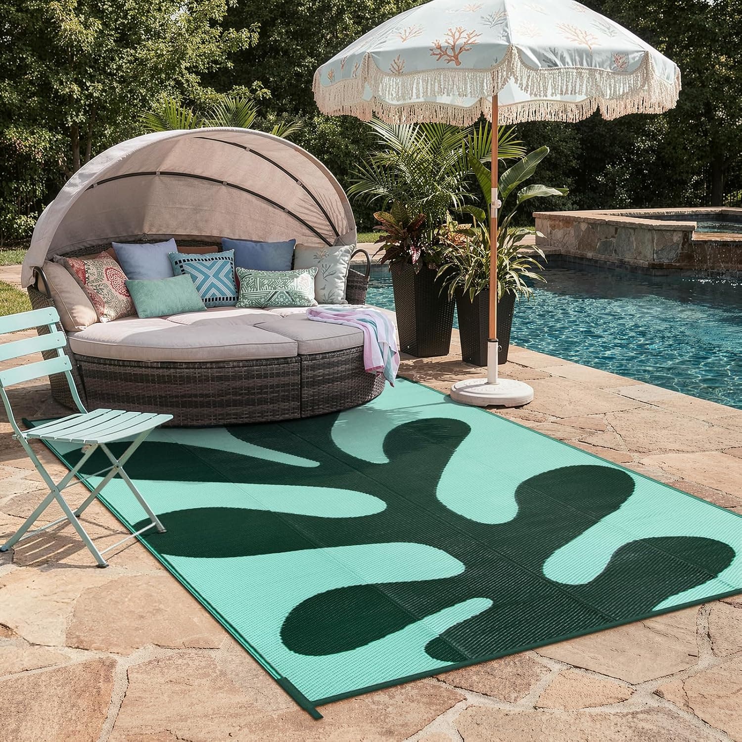 Wonnitar Abstract Outdoor Rug 6x9, Modern Coral Waterproof Reversible Plastic Straw Rug for Patio, Foldable Lightweight Outside Carpet for Deck, Balcony, RV, Beach, Green
